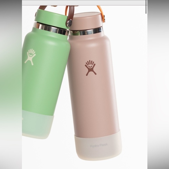 HYDRO FLASK 40 oz Water Bottle - Limited Edition - Picture 2 of 3